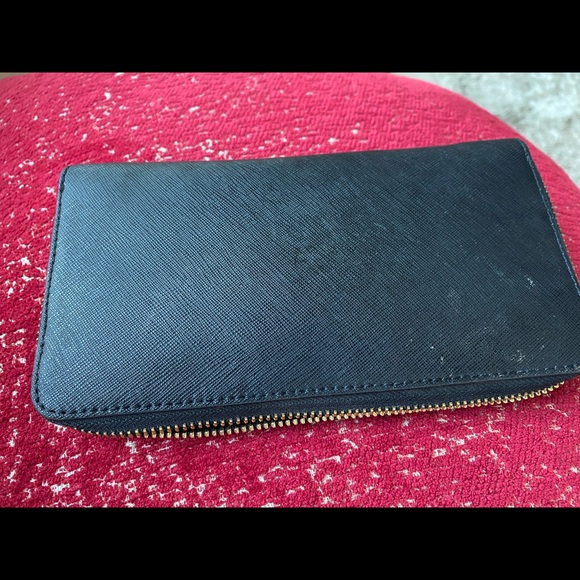 Like new dkny wallet/clutch - Picture 3 of 3